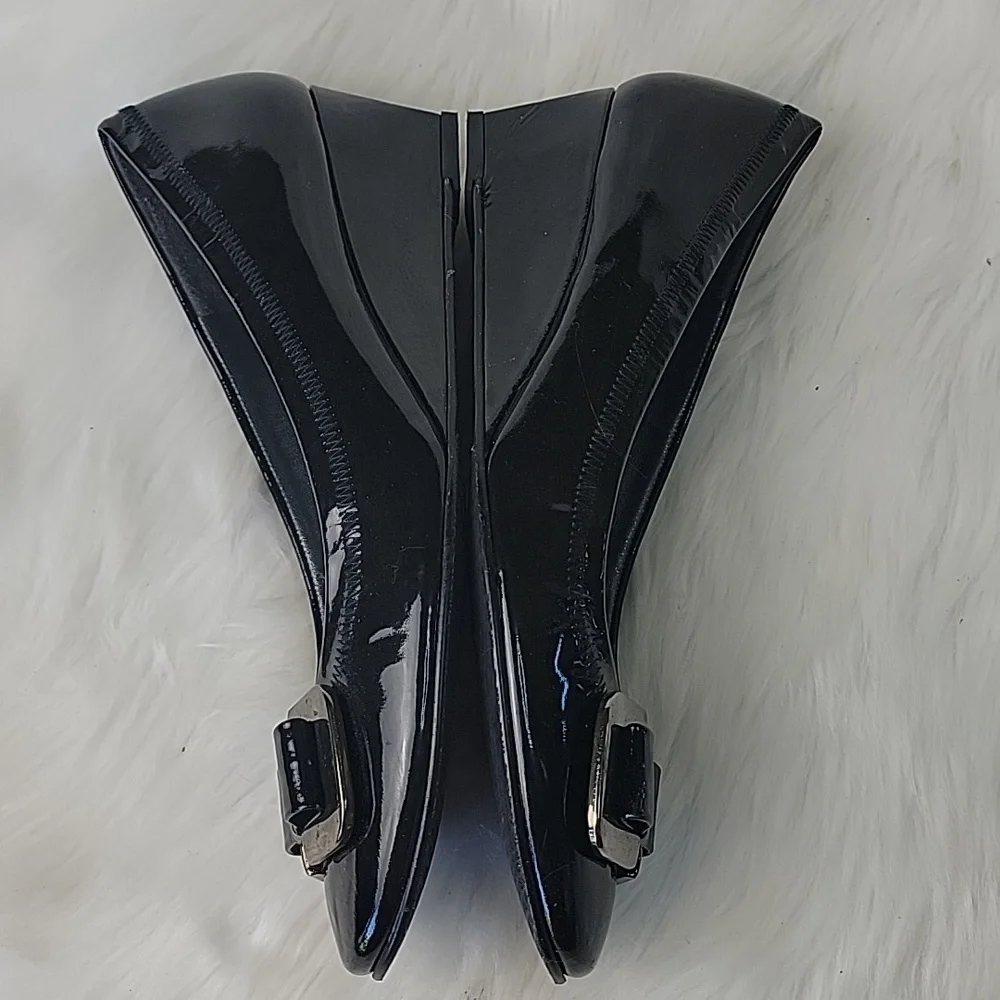 STUART WEITZMAN Madam Bow Black Patent Metal‎ Bow Wedge Party Office Heels 8.5N - Picture 5 of 12